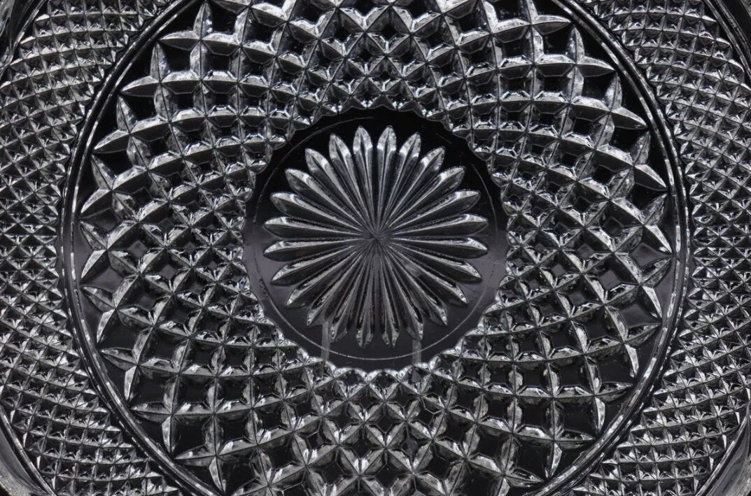 Anchor Hocking Wexford Torte Diamond Cut Clear Glass Cake/Sandwich/Plate/Tray Serving Platter w/Sunburst Pattern and Cupped Scalloped Edge - Timeless Treasures Emporium1