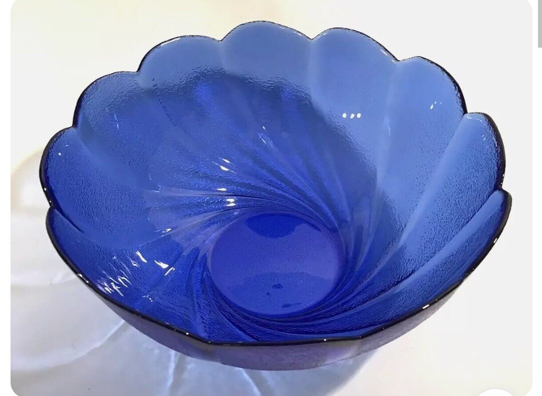 Arcoroc Cobalt Swirl Bowl Console or Centerpiece Scalloped Edge Textured Glass - Timeless Treasures Emporium1