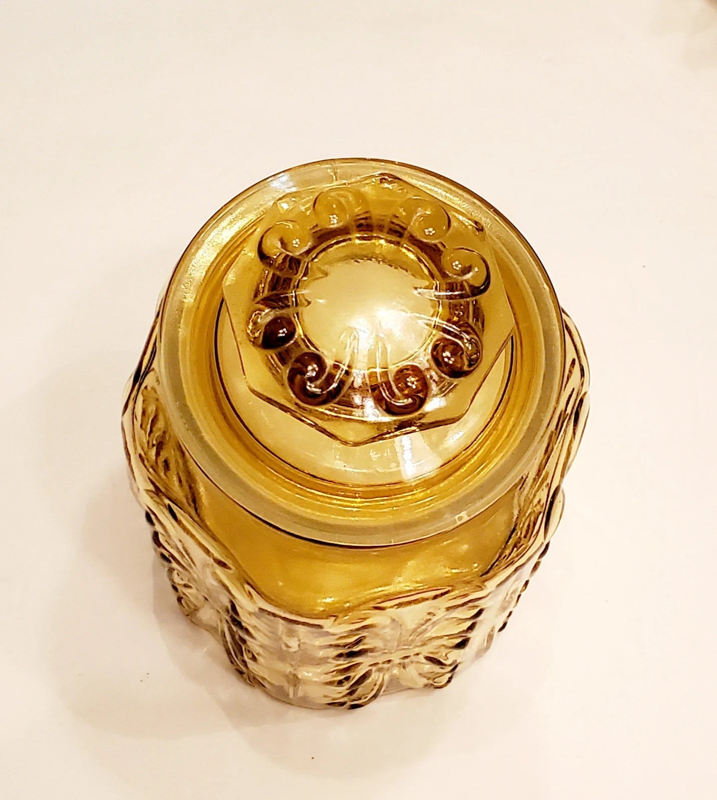 Beautiful L.E. Smith Atterbury Amber Depression Scroll Glass Retro Kitchen Canister Canister - Timeless Treasures Emporium1