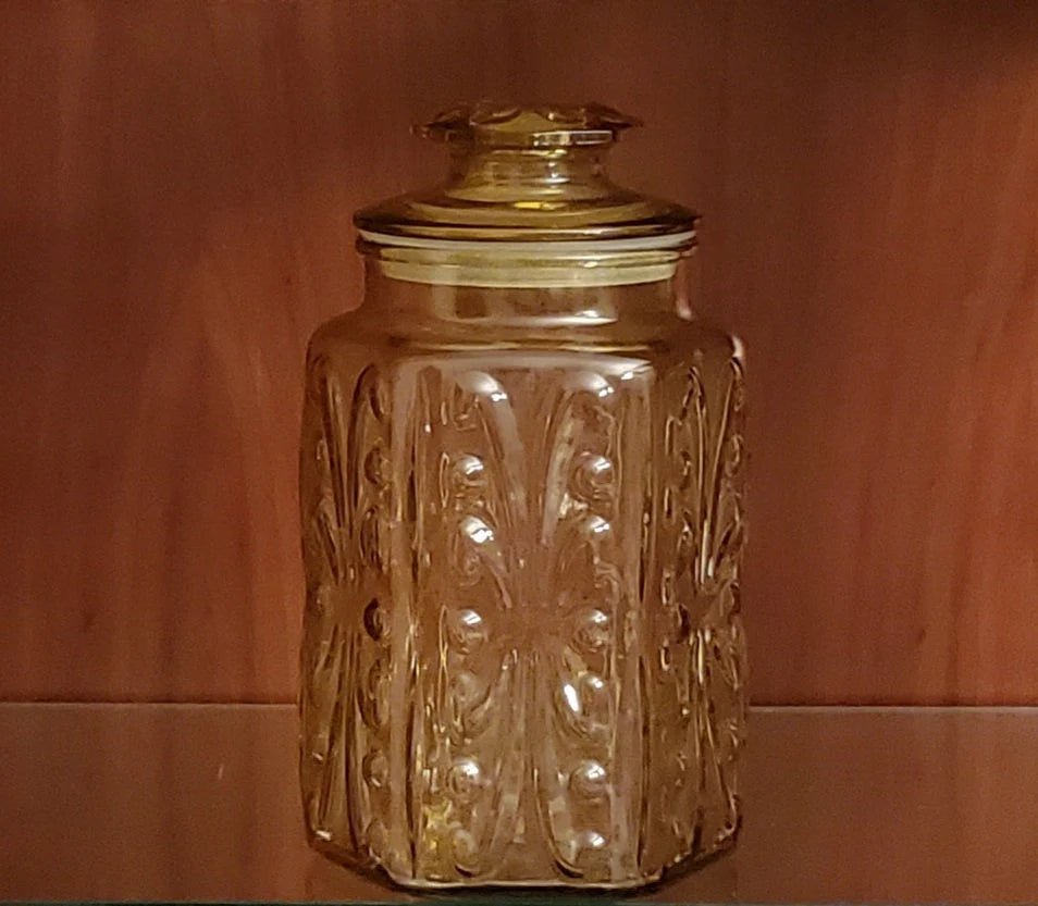 Beautiful L.E. Smith Atterbury Amber Depression Scroll Glass Retro Kitchen Canister Canister - Timeless Treasures Emporium1