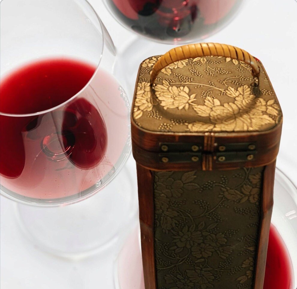 Decorative Faux Distressed Old World Wicker/Rattan Treasure Chest Single Wine Box ~ 14" - Timeless Treasures Emporium1