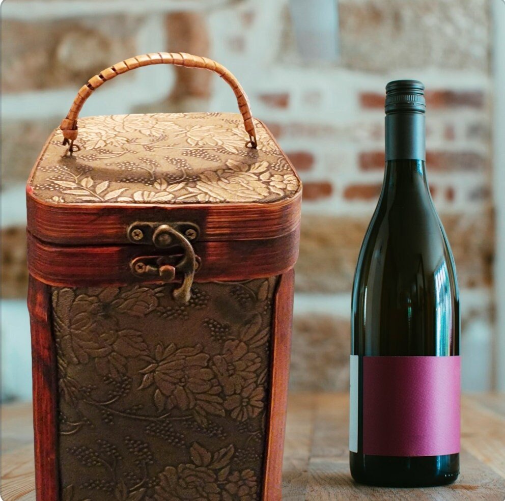 Decorative Faux Distressed Old World Wicker/Rattan Treasure Chest Single Wine Box ~ 14" - Timeless Treasures Emporium1