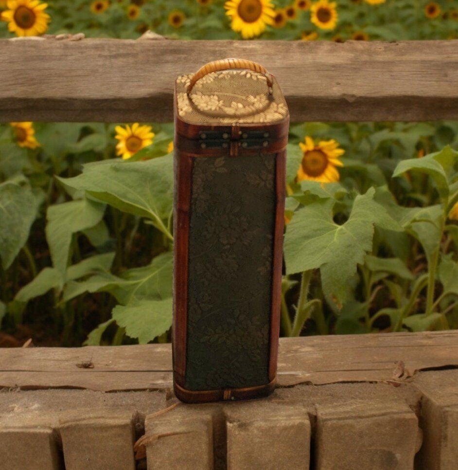 Decorative Faux Distressed Old World Wicker/Rattan Treasure Chest Single Wine Box ~ 14" - Timeless Treasures Emporium1