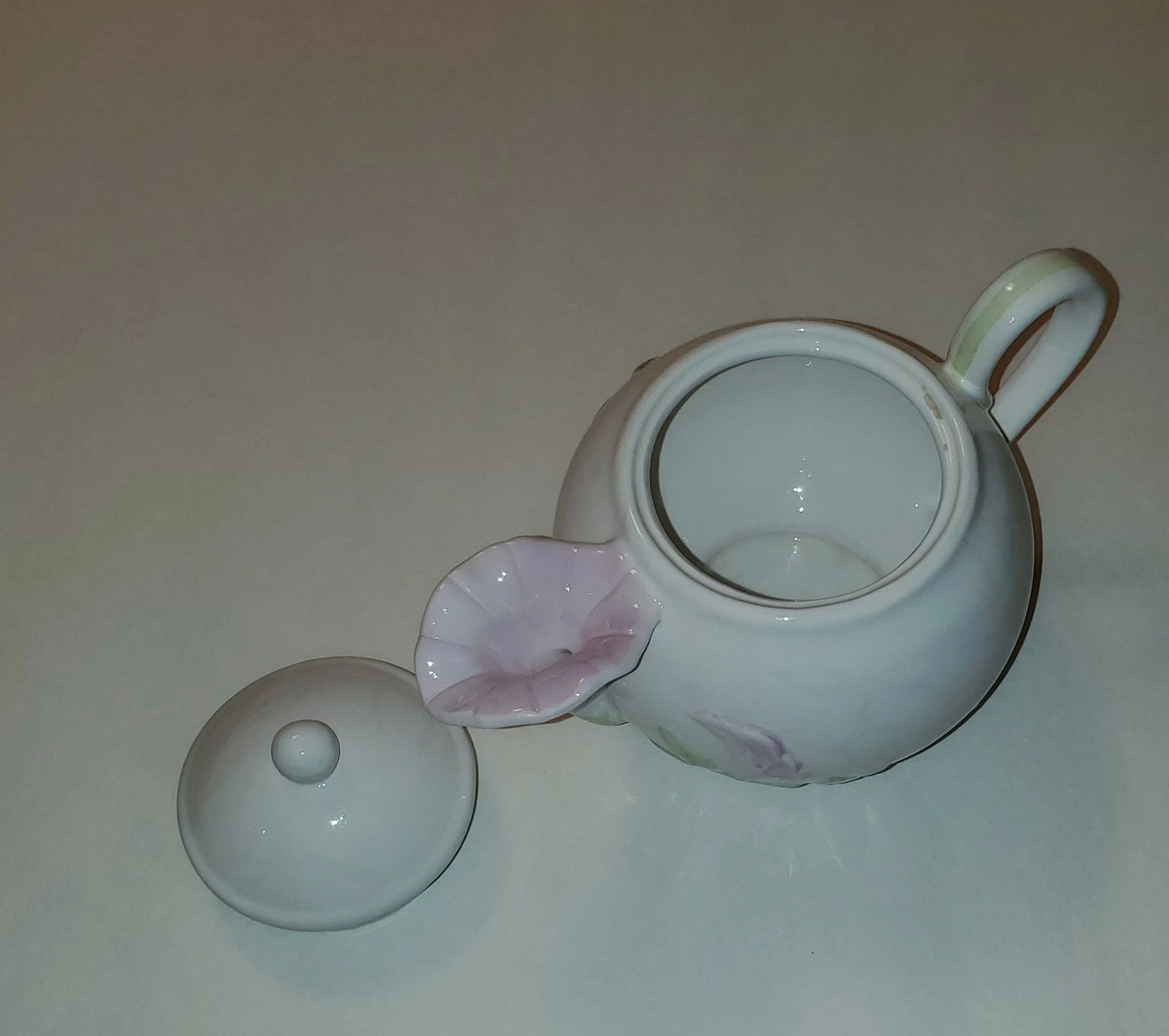 Vintage Embossed Ceramic Teleflora Gift Lidded Floral Teapot White with Pink Morning Glory Flower Spout