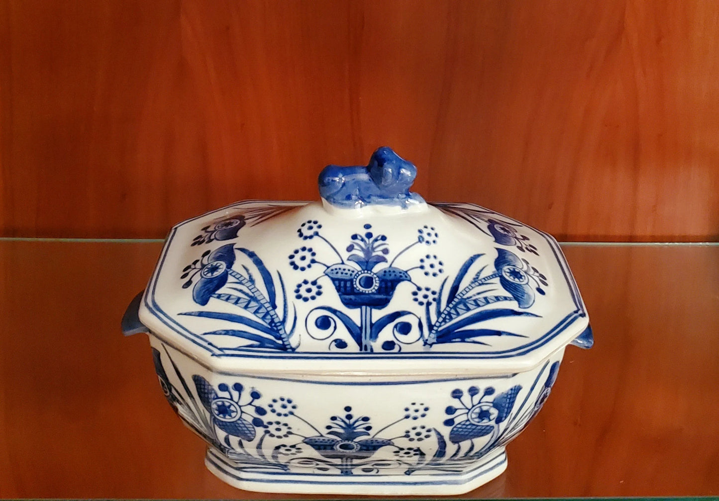 Vintage Lion Finial Covered Blue and White Porcelain Kitchen Display collectible Lidded Casserole Dish