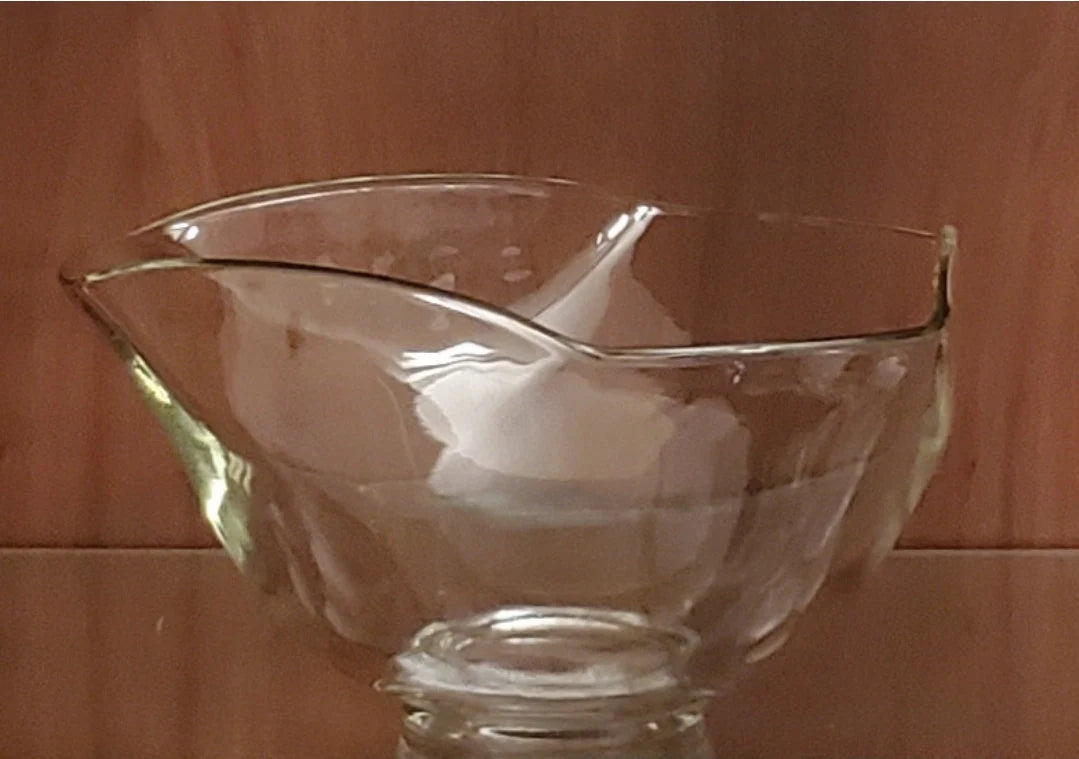 Vintage Clear Glass Scalloped/Flared Triangular Shaped Anchor Hocking Wavy Rim Serving Bowl ~ 10 1/4"
