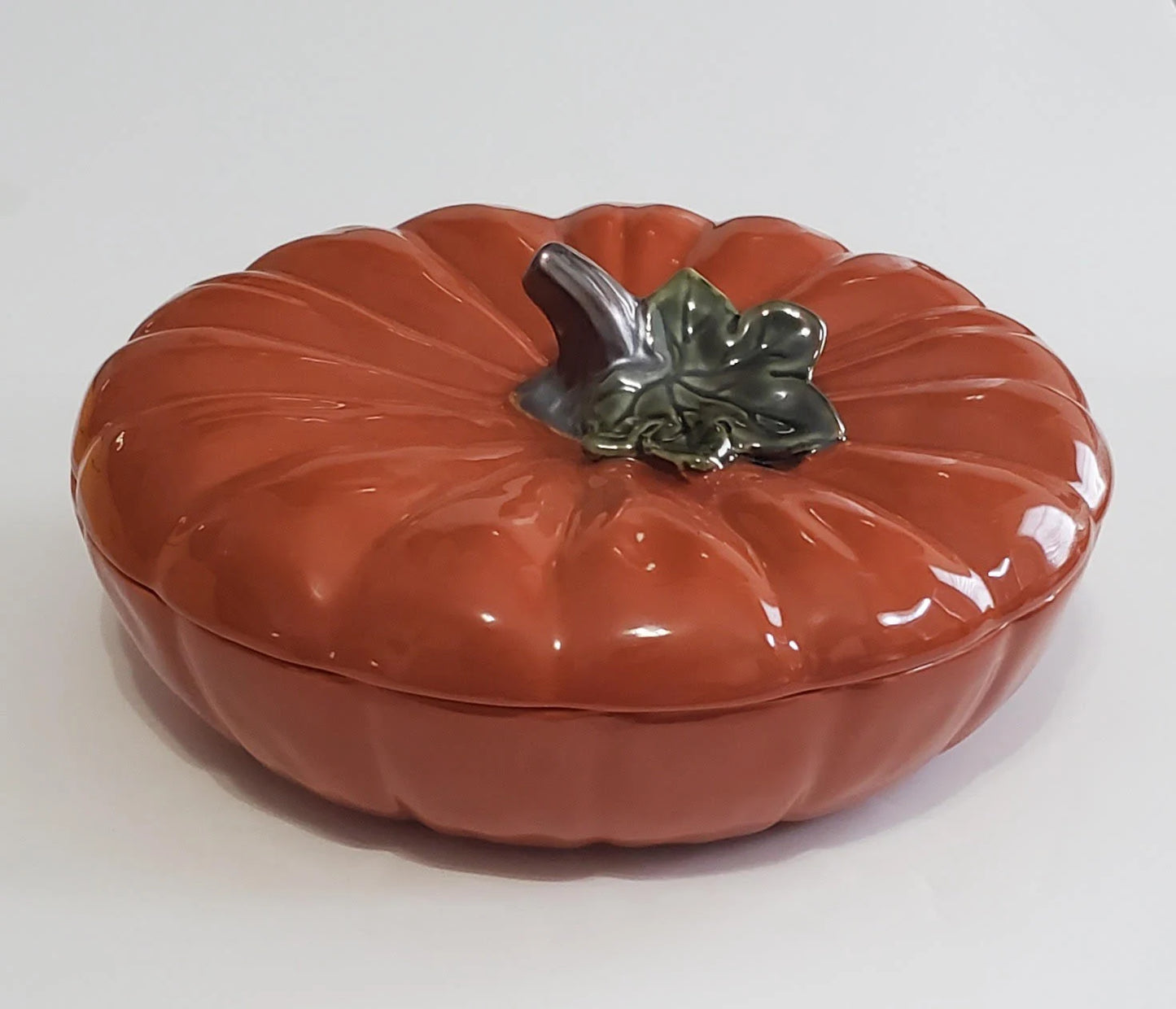 Vintage JCPenny Home Ceramic Pumpkin 10" Plate/Keeper Serving Baking Pan/Dish with Lid/Cover - Timeless Treasures Emporium1