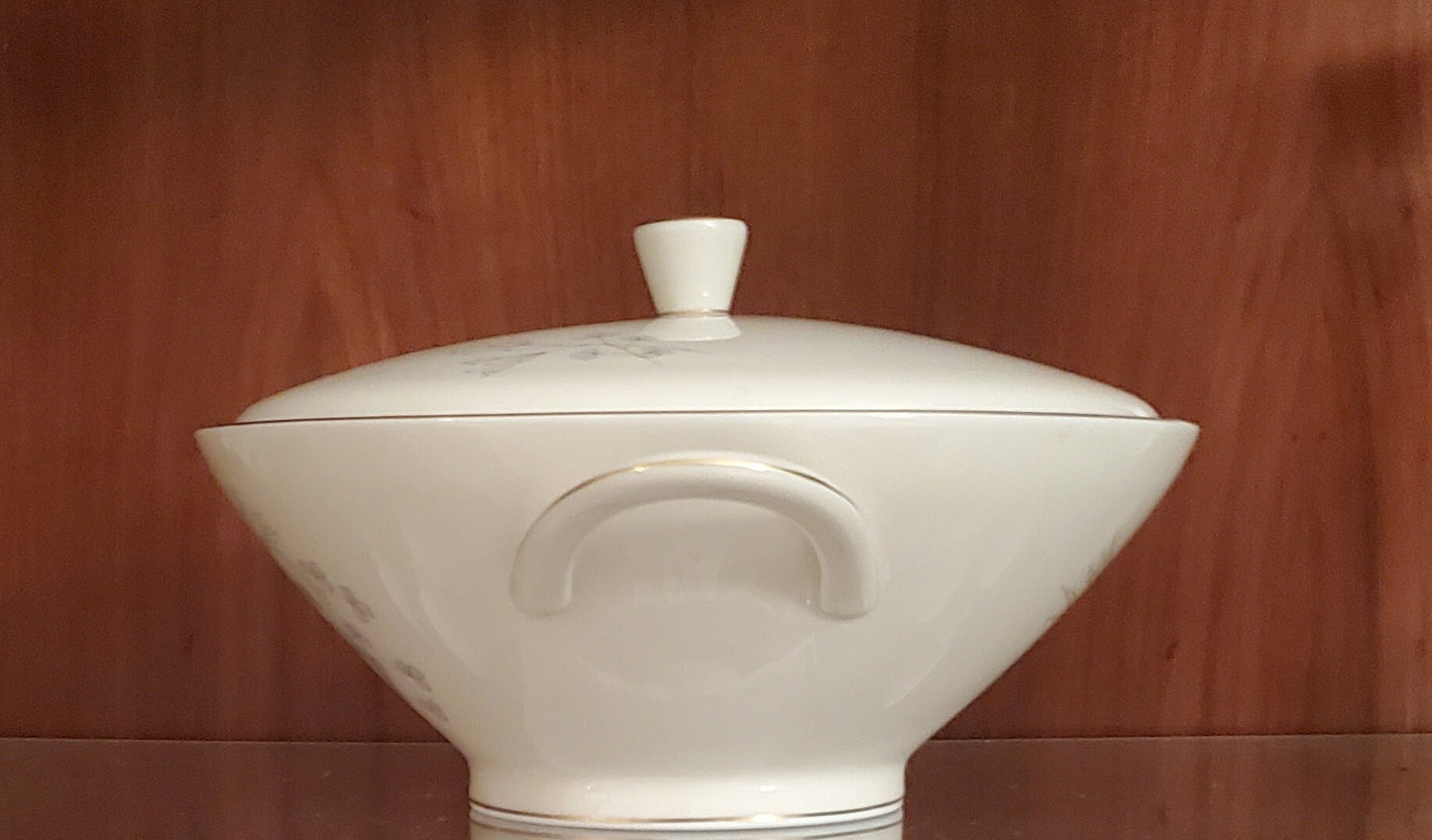 Vintage Rosenthal COVERED SERVING BOWL Pariser Fruhling Bettina Vegetable Serving Bowl with Lid 9" - Timeless Treasures Emporium1
