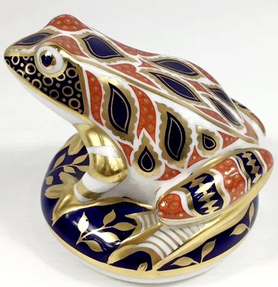 Exquisite Royal Crown Derby Frog Paperweight / Figurine - Timeless Treasures Emporium1