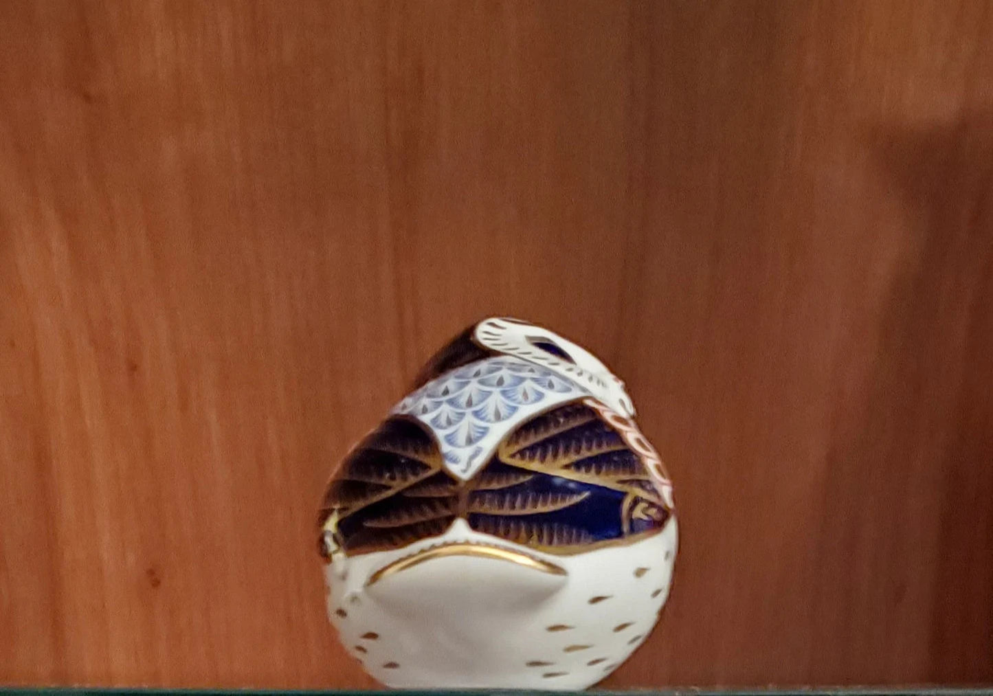 Exquisite Royal Crown Derby Imari Reclining Owl Paperweight / Figurine with Gold Seal Stopper - Timeless Treasures Emporium1