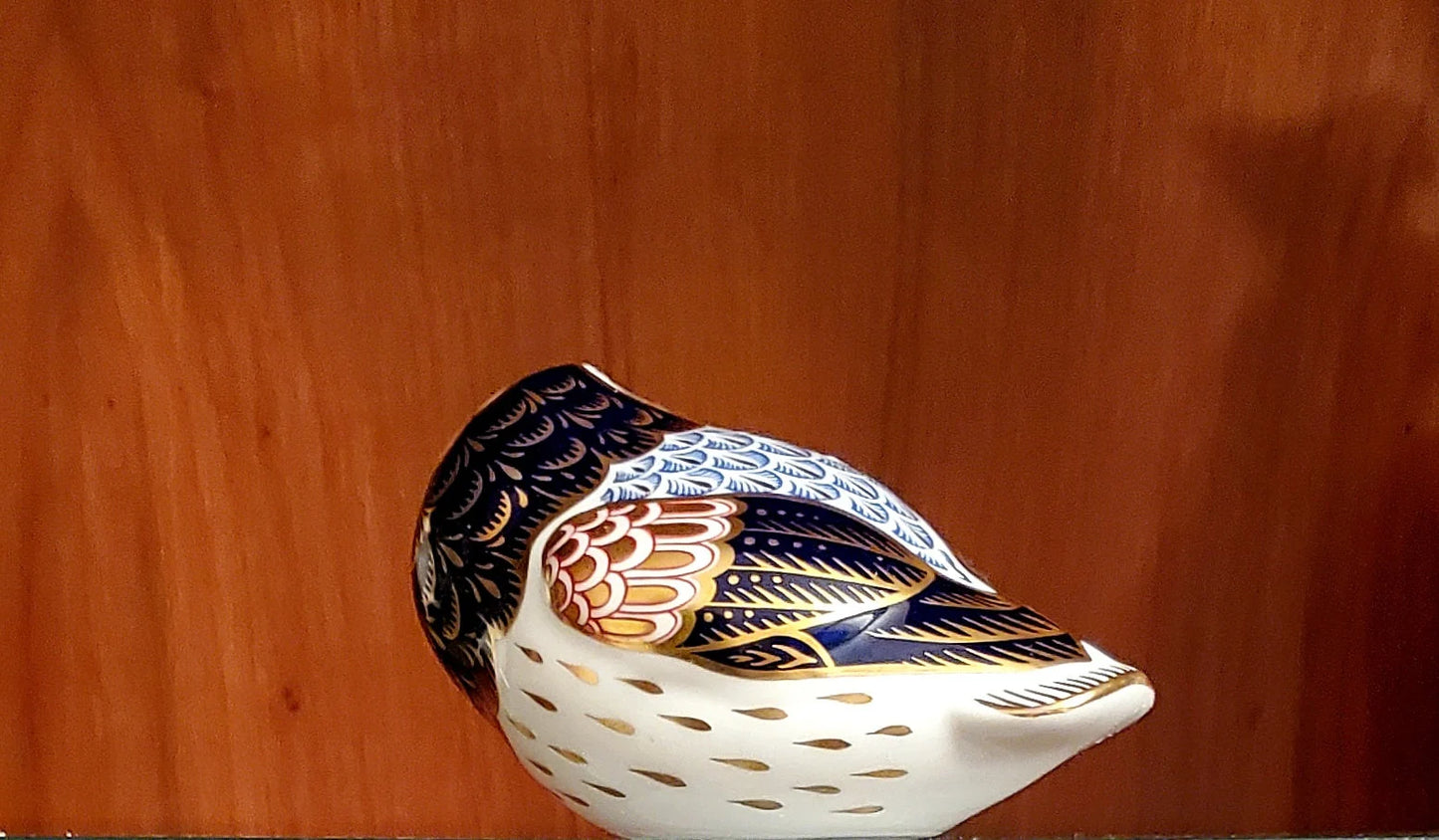 Exquisite Royal Crown Derby Imari Reclining Owl Paperweight / Figurine with Gold Seal Stopper - Timeless Treasures Emporium1