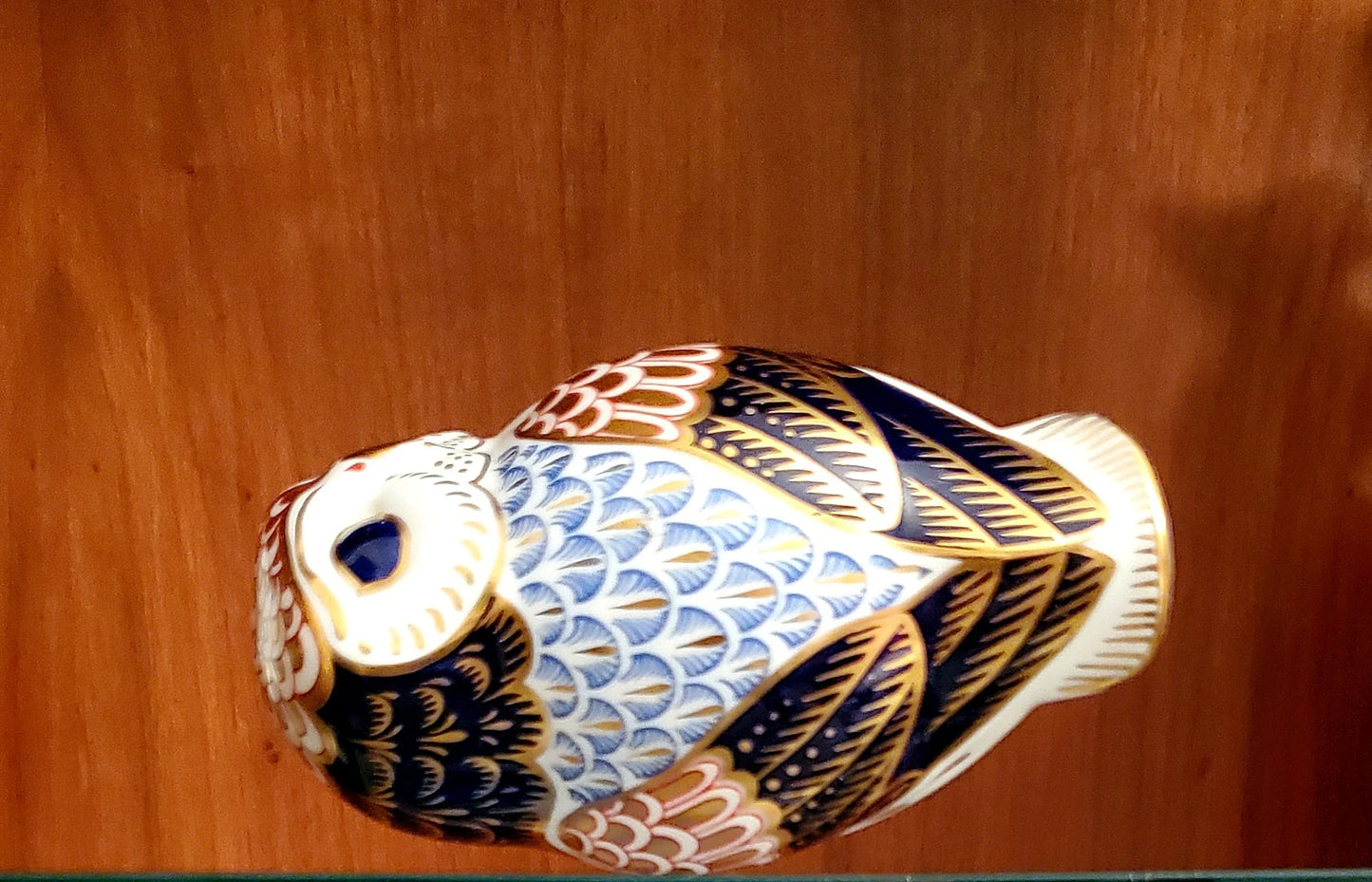 Exquisite Royal Crown Derby Imari Reclining Owl Paperweight / Figurine with Gold Seal Stopper - Timeless Treasures Emporium1
