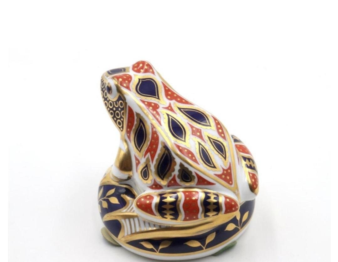 Exquisite Royal Crown Derby Frog Paperweight / Figurine - Timeless Treasures Emporium1