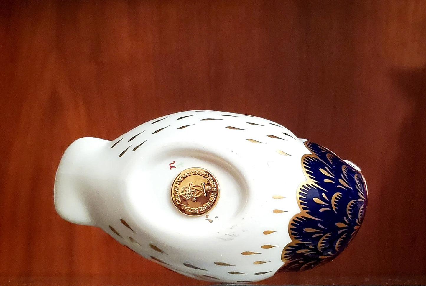 Exquisite Royal Crown Derby Imari Reclining Owl Paperweight / Figurine with Gold Seal Stopper - Timeless Treasures Emporium1