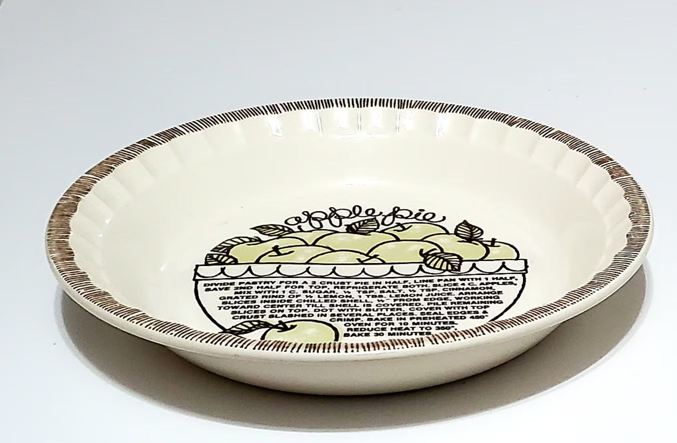 Vintage Royal China Jeannette Deep Dish Apple Pie Plate - Timeless Treasures Emporium1
