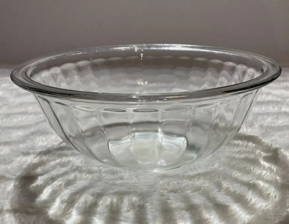 Pyrex Vintage Clear Ribbed / Sculpted Glass Nesting Mixing Bowl - #325 - 2.5 Qt.