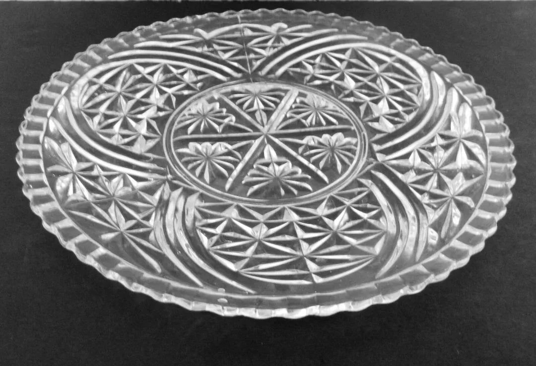 Vintage. Anchor Hocking Early American Pressed Glass Round Stars and Bars Torte Cake Plate Serving Platter 12.5" - Timeless Treasures Emporium1