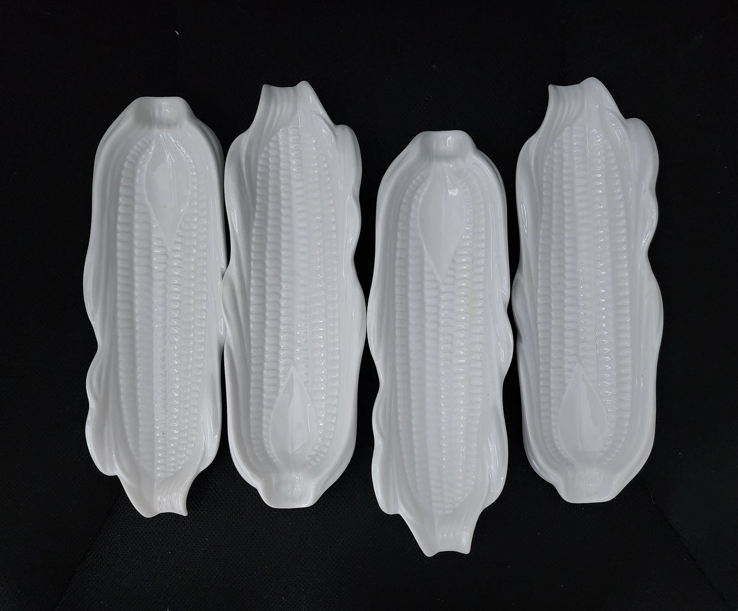 Vintage White Ceramic Corn on the Cob Plates/Dishes/Holders, Set of 4 - Timeless Treasures Emporium1