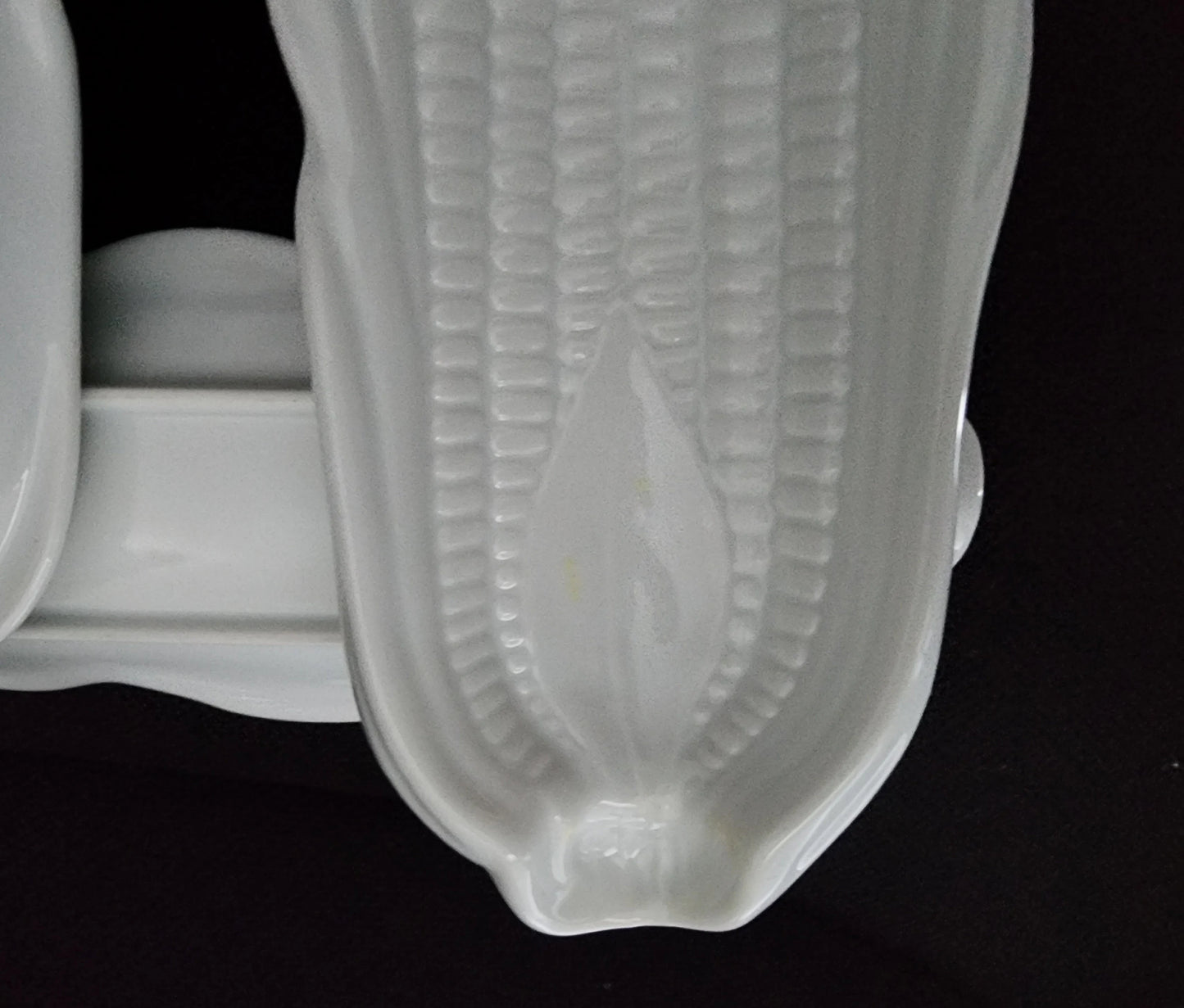 Vintage White Ceramic Corn on the Cob Plates/Dishes/Holders, Set of 4 - Timeless Treasures Emporium1