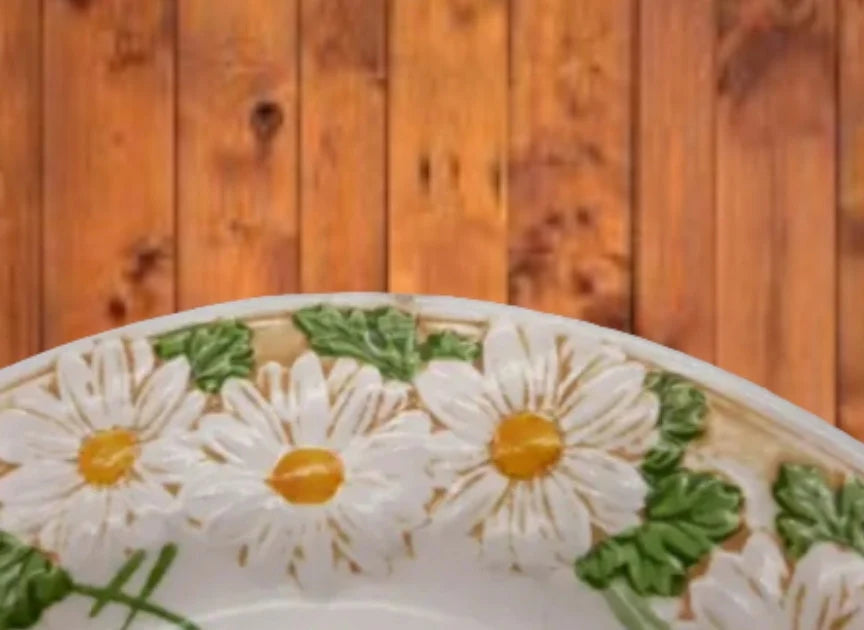 Vintage Mid-Century Hand-Painted Sculped Metlox-Poppytrail Daisy USA Round Dinner Plate ~ 10.5" - Timeless Treasures Emporium1