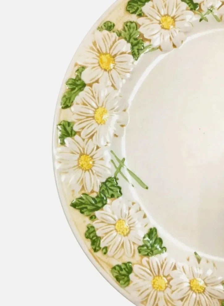 Vintage Mid-Century Hand-Painted Sculped Metlox-Poppytrail Daisy USA Round Dinner Plate ~ 10.5" - Timeless Treasures Emporium1