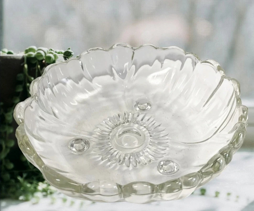 Vintage 70s Clear Indiana Glass Large Serving Fruit Bowl Sunflower Pattern