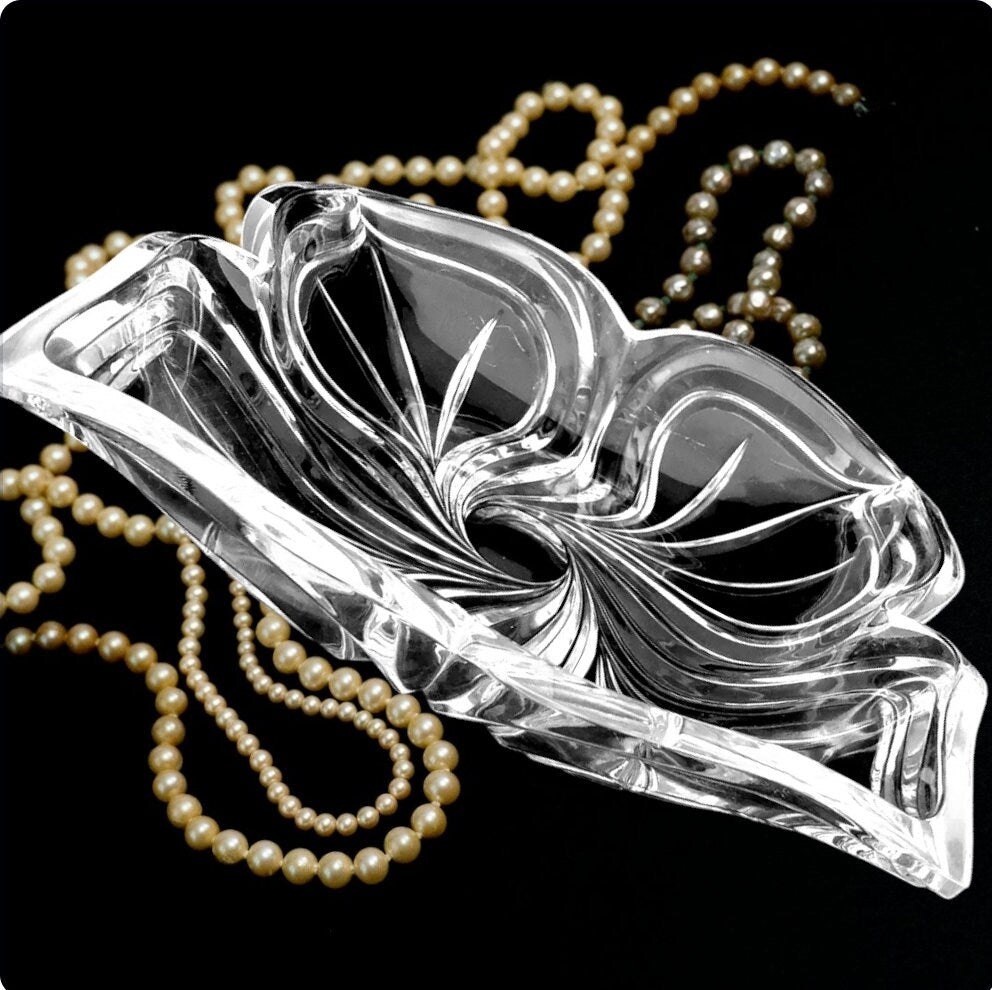 Heavy Block Mikasa Silhouette Serving Bowl Platter Square Curved Crystal Glass Bowl Candy/Nuts Dish Centerpiece Flower Floral ~ 11.5" - Timeless Treasures Emporium1