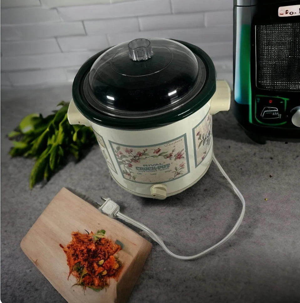 Vintage Rival Crock-Pot Slow Cooker Model 3150, 120V, 75-100 Watts 3.5 QT Retro Green - Timeless Treasures Emporium1