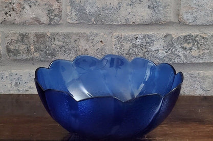 Arcoroc Cobalt Swirl Bowl Console or Centerpiece Scalloped Edge Textured Glass - Timeless Treasures Emporium1