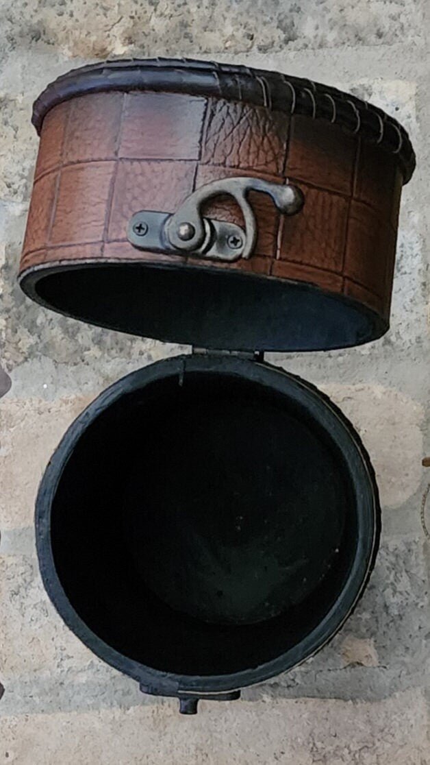 Decorative Distressed Old World Faux Leather & Oval Storage Carrier Wine Box  for Single Bottle - Timeless Treasures Emporium1