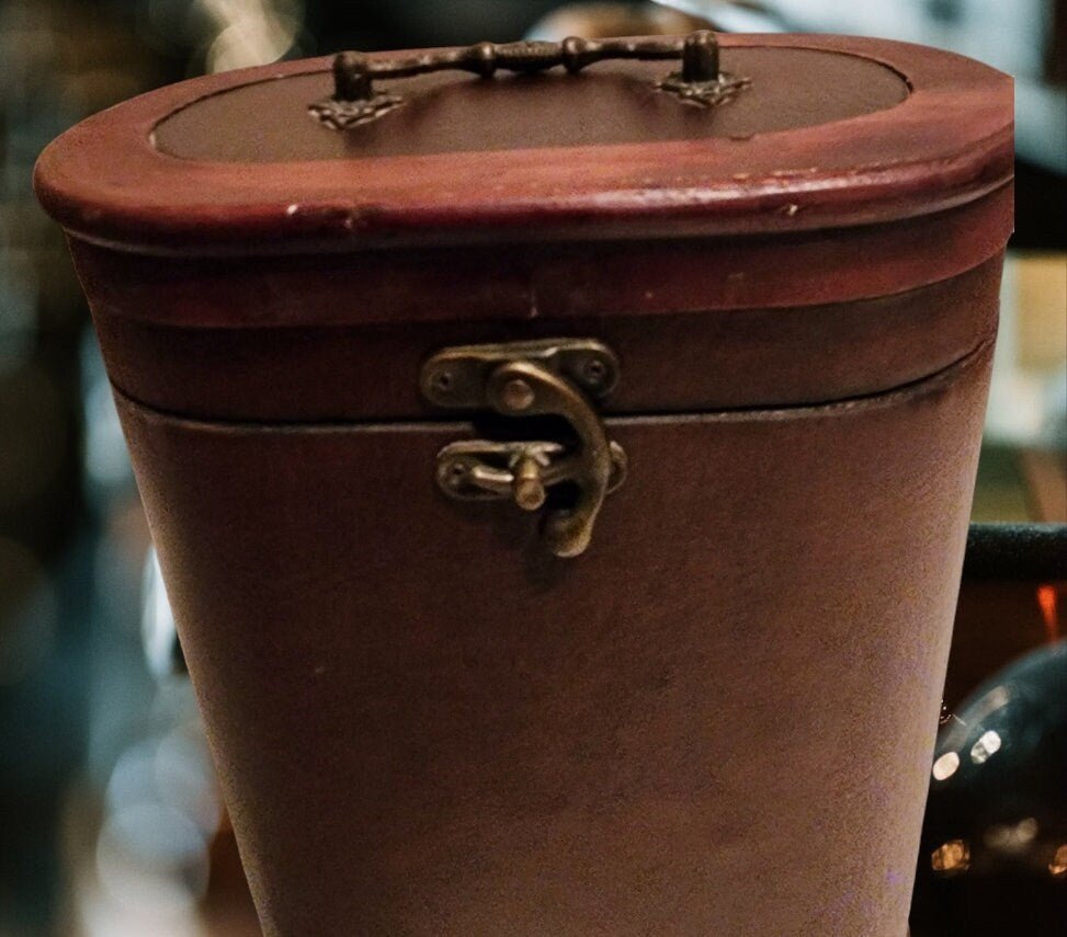 Decorative Distressed Old World Faux Leather & Oval Storage Double Carrier Wine Box  for Two Bottles - Timeless Treasures Emporium1