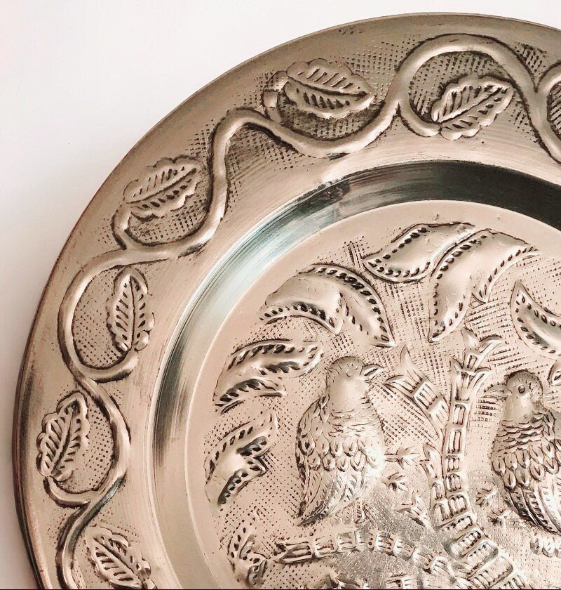 DECORATIVE Embossed Pewter Wall Hanging Vintage COLLECTOR Tin Game PLATTER ~ 18" Diameter - Timeless Treasures Emporium1