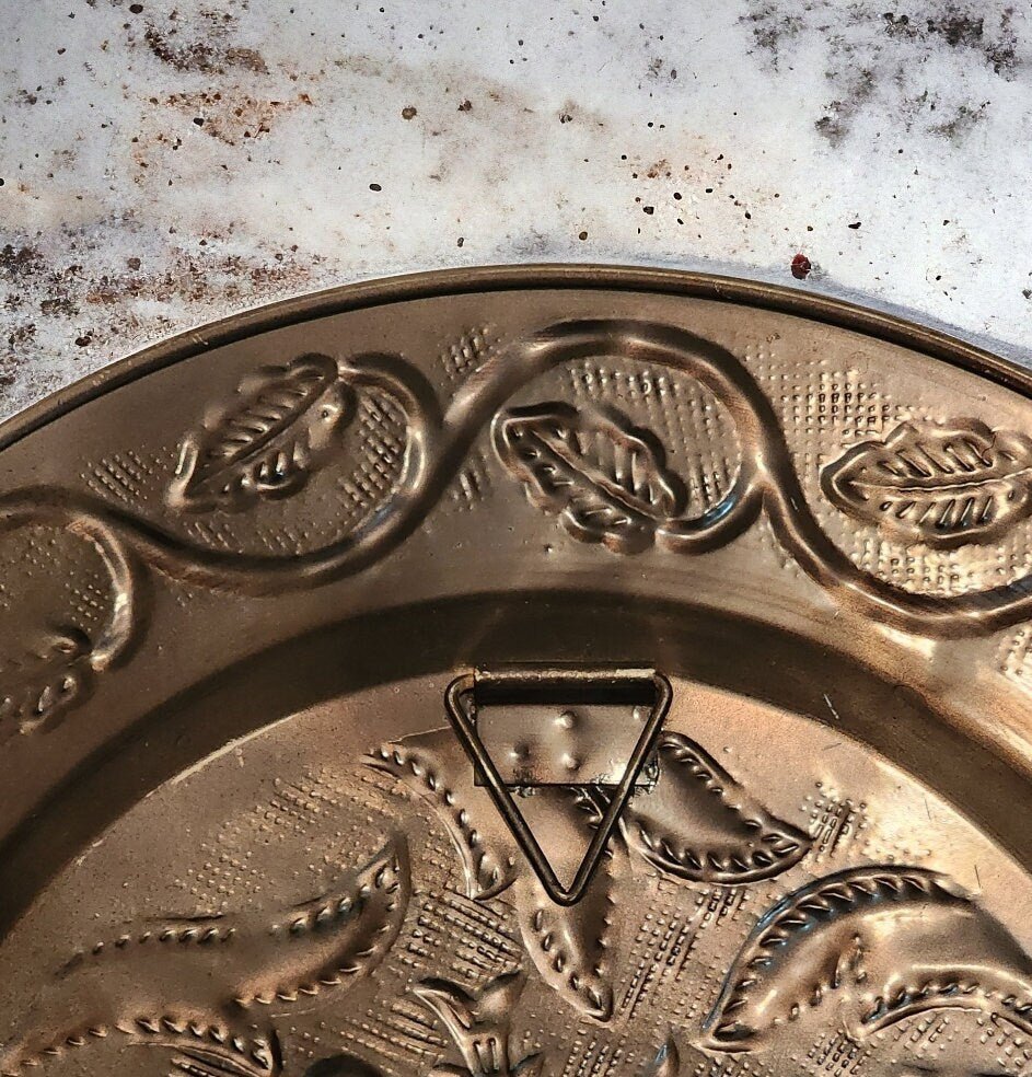 DECORATIVE Embossed Pewter Wall Hanging Vintage COLLECTOR Tin Game PLATTER ~ 18" Diameter - Timeless Treasures Emporium1