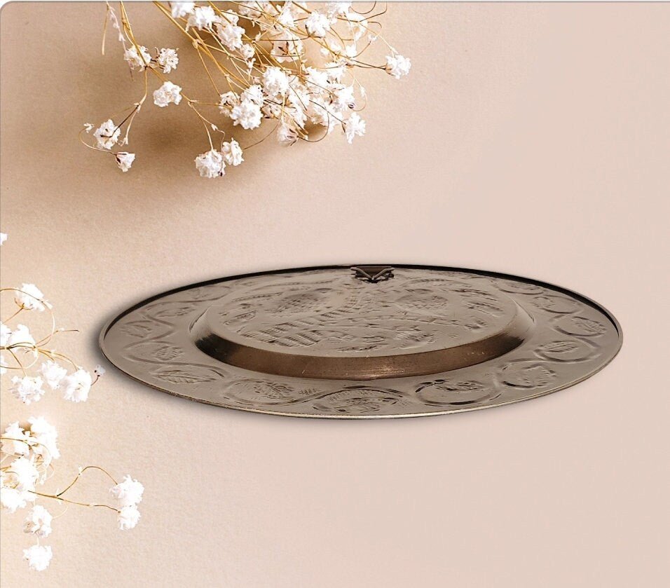 DECORATIVE Embossed Pewter Wall Hanging Vintage COLLECTOR Tin Game PLATTER ~ 18" Diameter - Timeless Treasures Emporium1