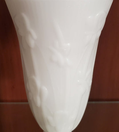 Jeanette Glass Vintage Milk Glass Flower Vase Iris and Herringbone 9 inch - Timeless Treasures  Emporium1