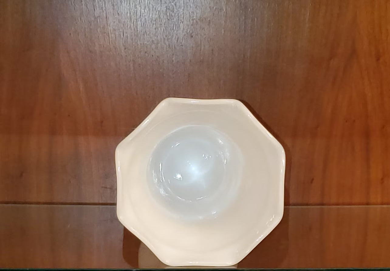 Jeanette Glass Vintage Milk Glass Flower Vase Iris and Herringbone 9 inch - Timeless Treasures  Emporium1