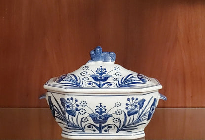 Vintage Lion Finial Covered Blue and White Porcelain Kitchen Display collectible Lidded Casserole Dish