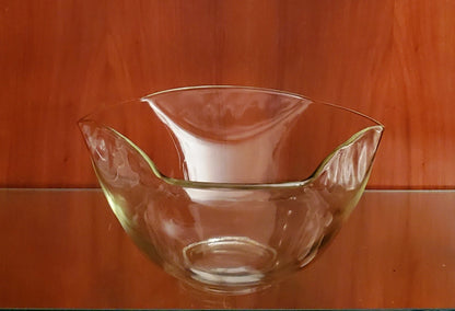 Vintage Clear Glass Scalloped/Flared Triangular Shaped Anchor Hocking Wavy Rim Serving Bowl ~ 10 1/4"