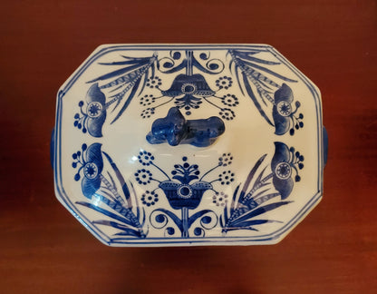 Vintage Lion Finial Covered Blue and White Porcelain Kitchen Display collectible Lidded Casserole Dish