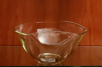 Vintage Clear Glass Scalloped/Flared Triangular Shaped Anchor Hocking Wavy Rim Serving Bowl ~ 10 1/4"