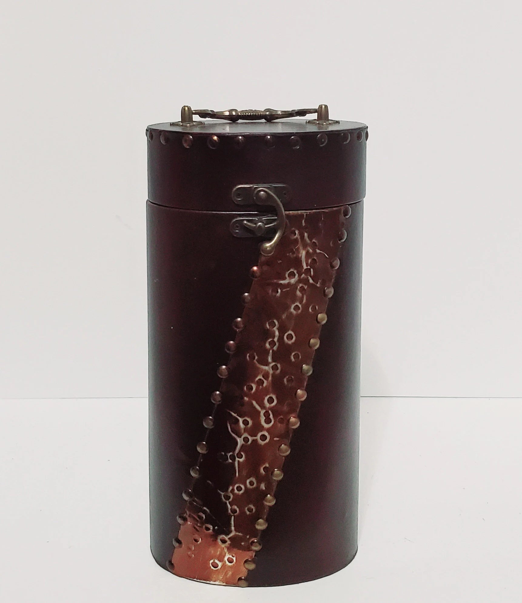 Decorative Distressed Old World Faux Leather & Oval Storage Carrier Wine Box  for Single Bottle - Timeless Treasures  Emporium1