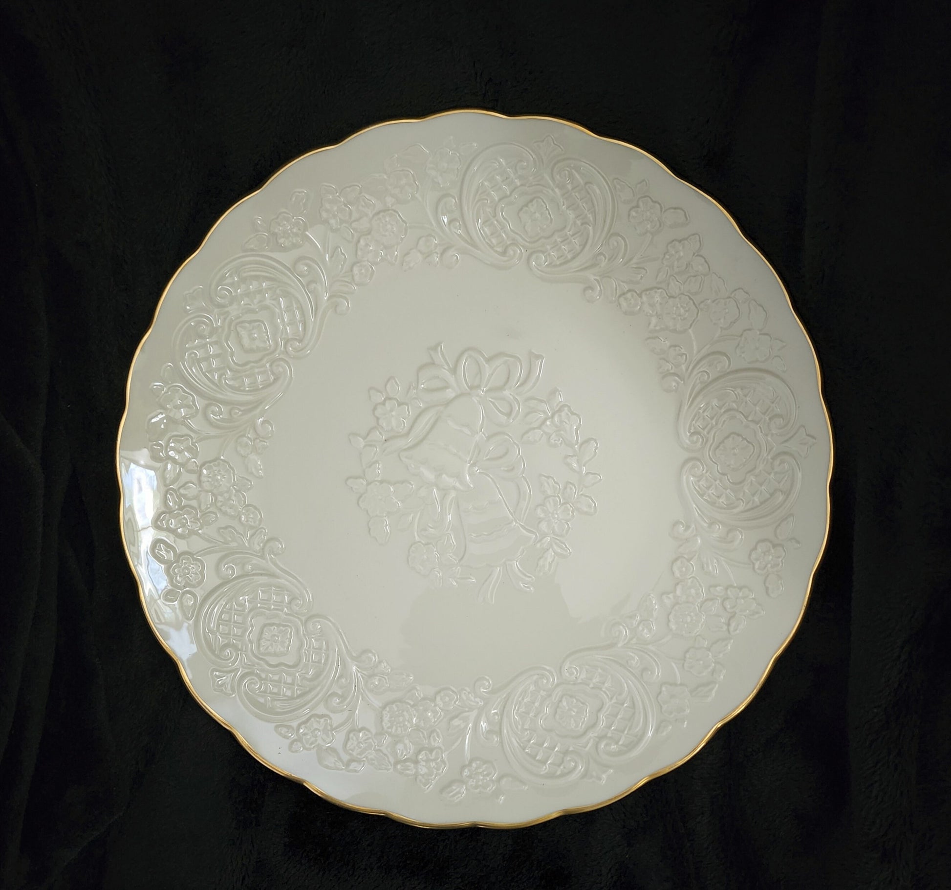 Lenox China Wedding Promises Marriage Embossed Round Cream Plate/Platter 12.5"D w/Gold Trim - Timeless Treasures  Emporium1
