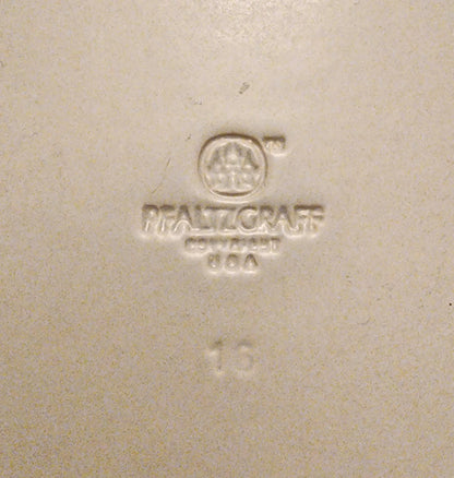 Vintage Pfaltzgraff Yorktowne Stoneware Blue White Oval Serving Platter 14" L Serving Plate #16 - Timeless Treasures  Emporium1