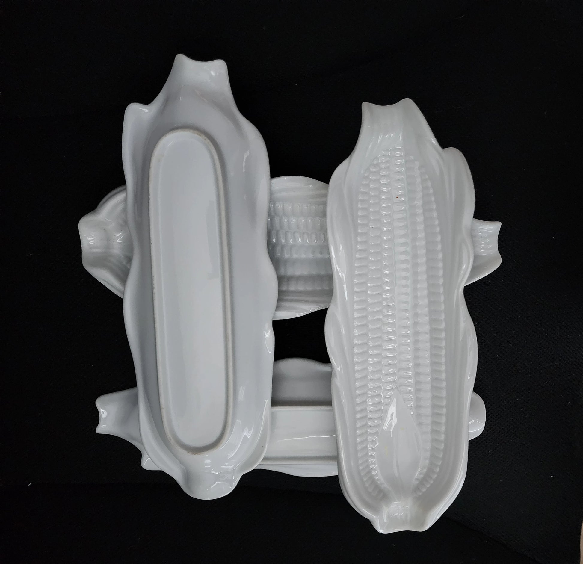 Vintage White Ceramic Corn on the Cob Plates/Dishes/Holders, Set of 4 - Timeless Treasures  Emporium1