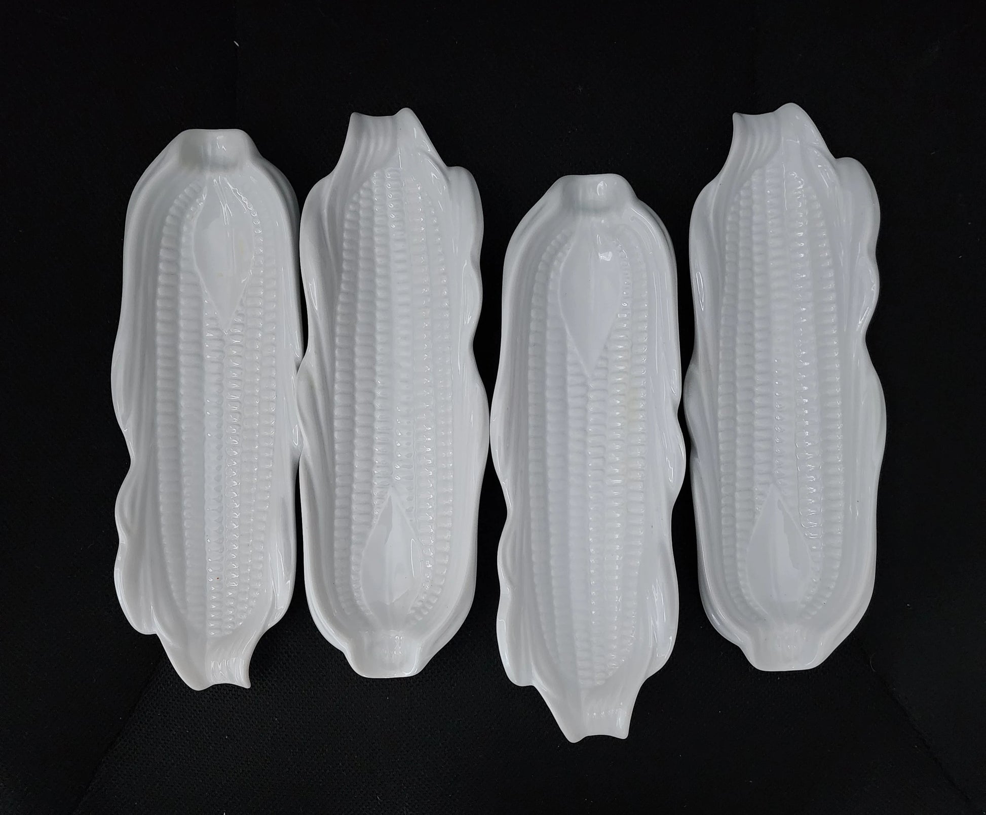 Vintage White Ceramic Corn on the Cob Plates/Dishes/Holders, Set of 4 - Timeless Treasures  Emporium1