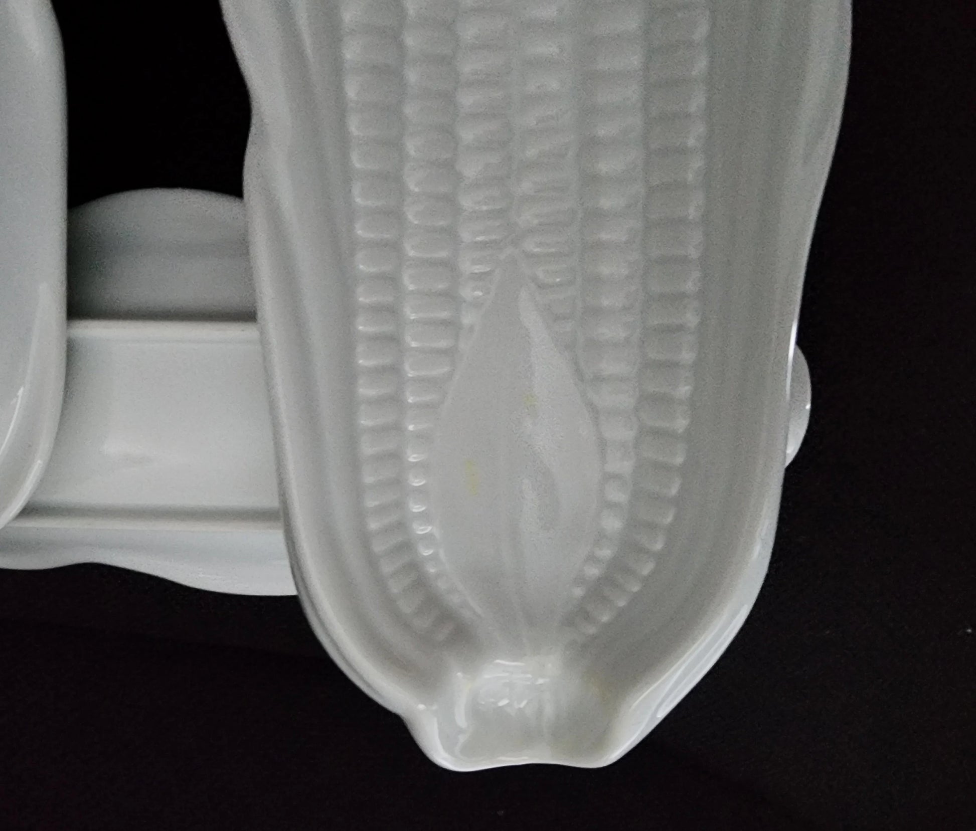 Vintage White Ceramic Corn on the Cob Plates/Dishes/Holders, Set of 4 - Timeless Treasures  Emporium1